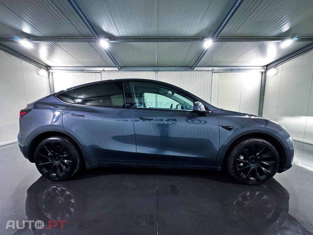 Tesla Model Y Long Range Dual Motor AWD