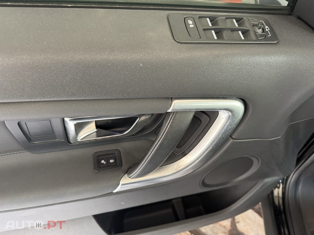 Land Rover Discovery Sport 2.2 SD4 HSE Luxury Auto — fotografia 12