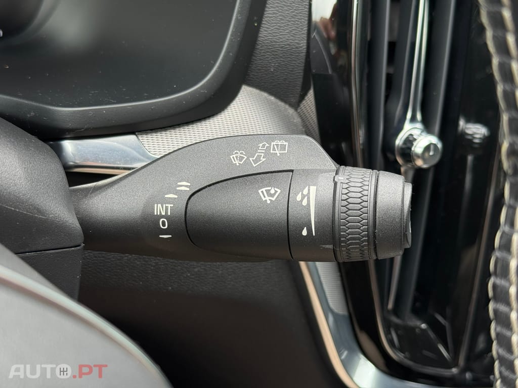 Volvo V60 2.0 D3 R-Design Geartronic