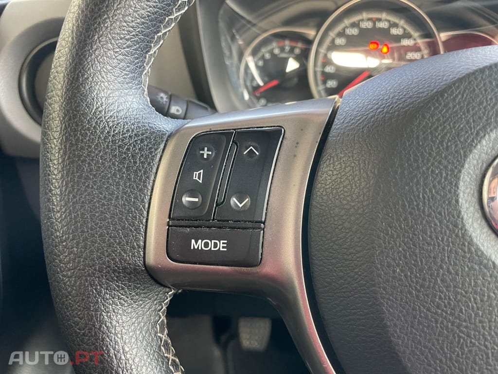Toyota Yaris 1.0 VVT-i Active+AC