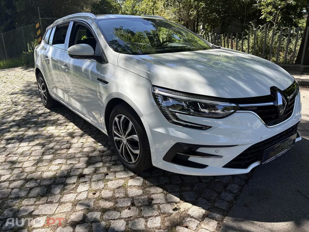 Renault Mégane 1.5 Blue dCi Equilibre — fotografia 3