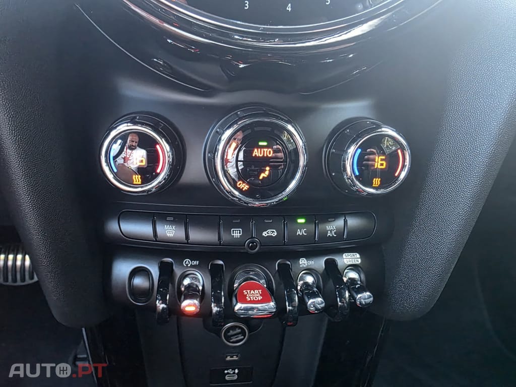 MINI Cooper John Cooper Works Auto Desportiva