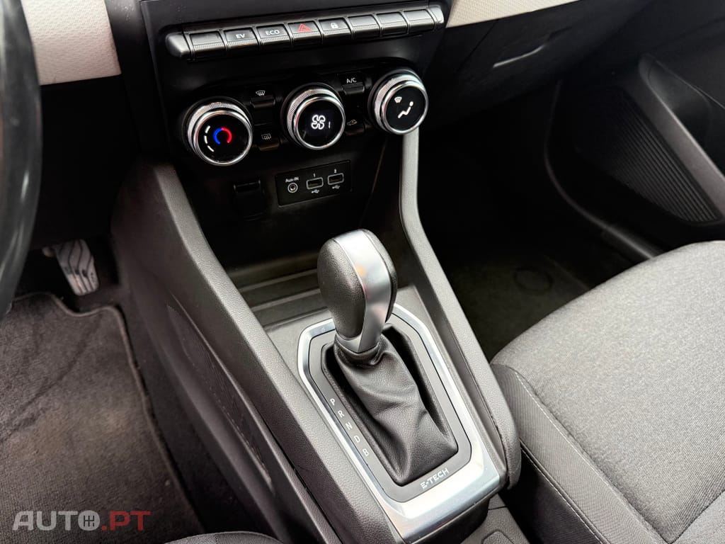 Renault Clio 1.6 E-Tech Intens