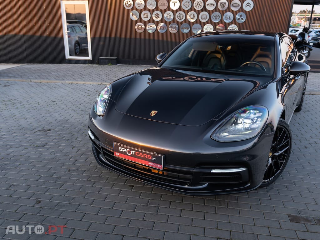 Porsche Panamera 4 E-Hybrid
