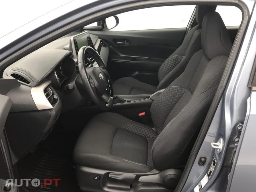 Toyota C-HR 1.8 Hybrid Dynamic Business