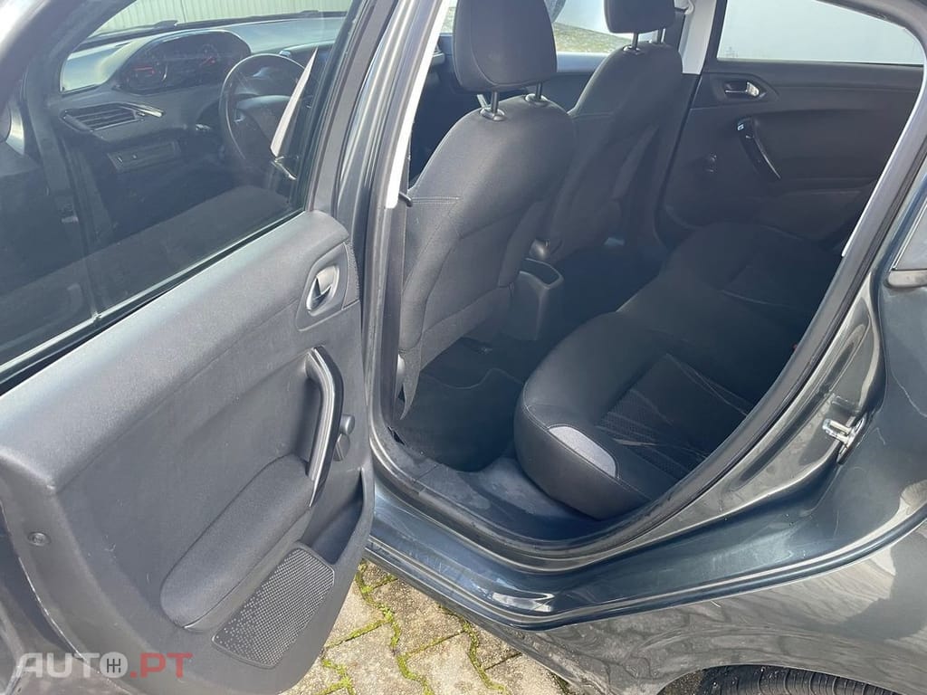 Peugeot 208 1.2 VTi Active
