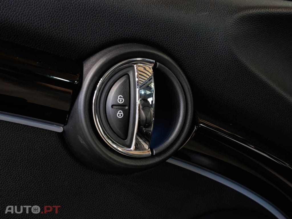 MINI Cooper Premium Yours Auto