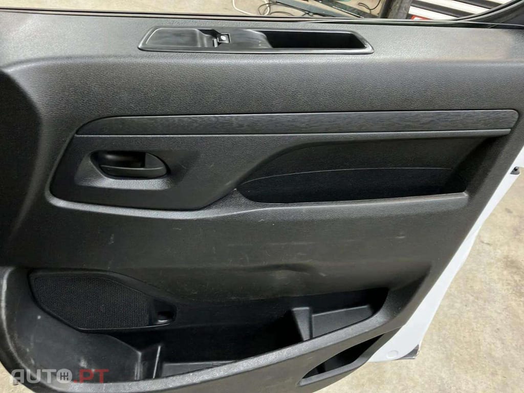 Peugeot Expert 75 kWh Standard