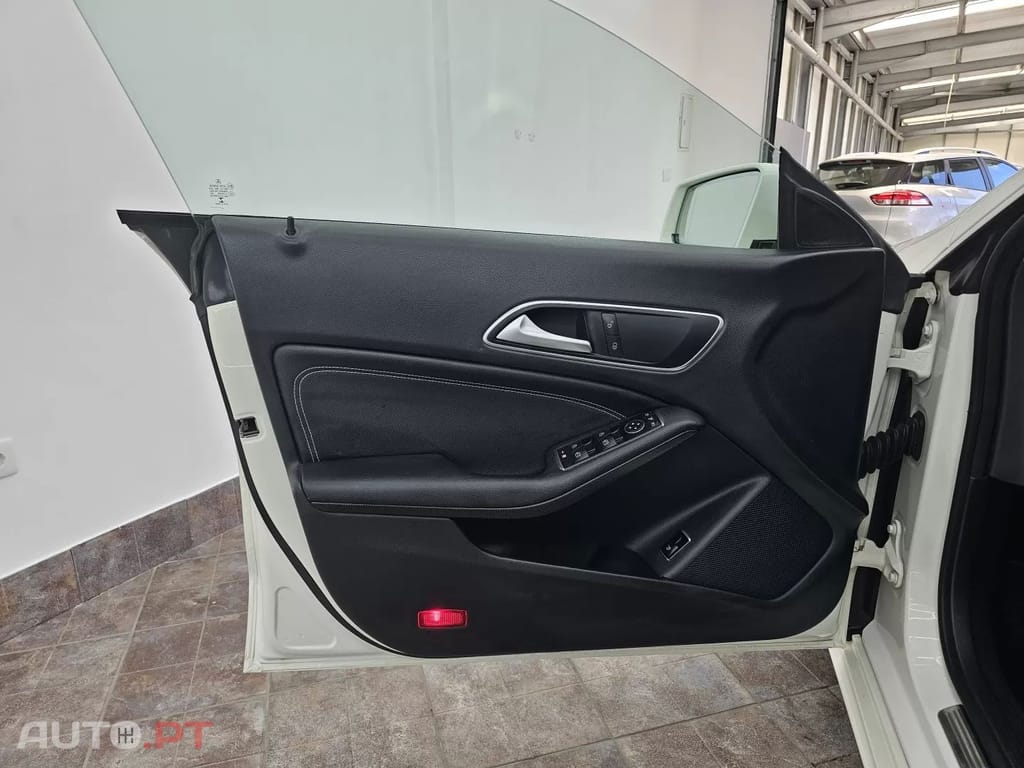 Mercedes-Benz CLA 180 d Urban