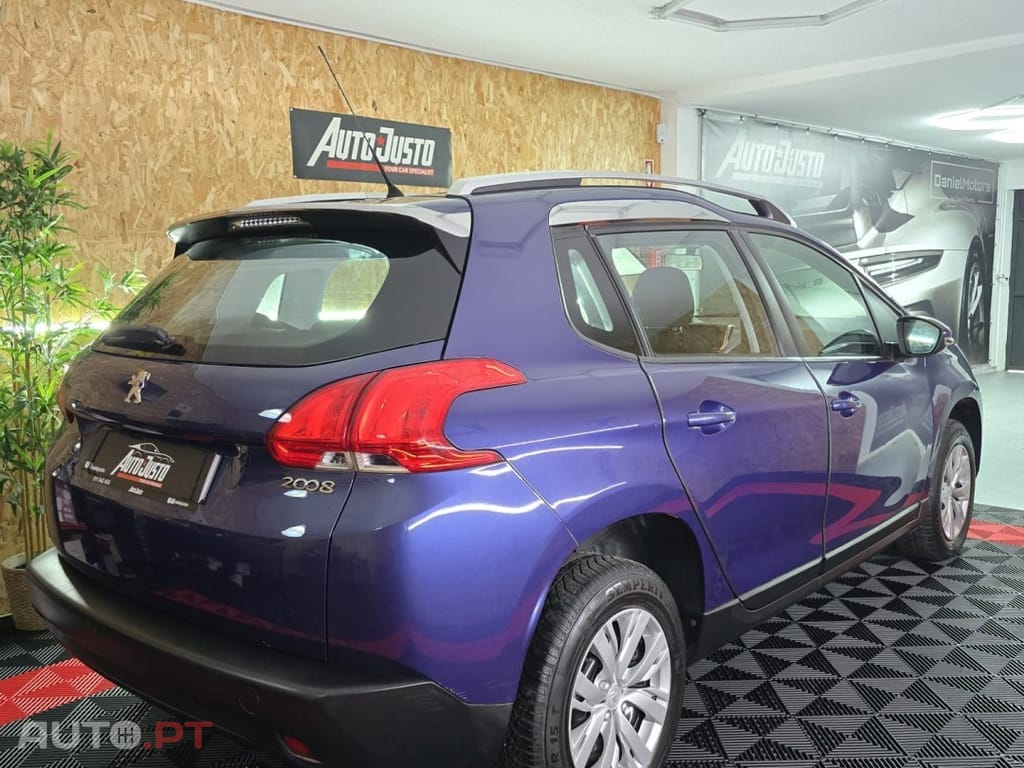 Peugeot 2008 1.2 VTi Active