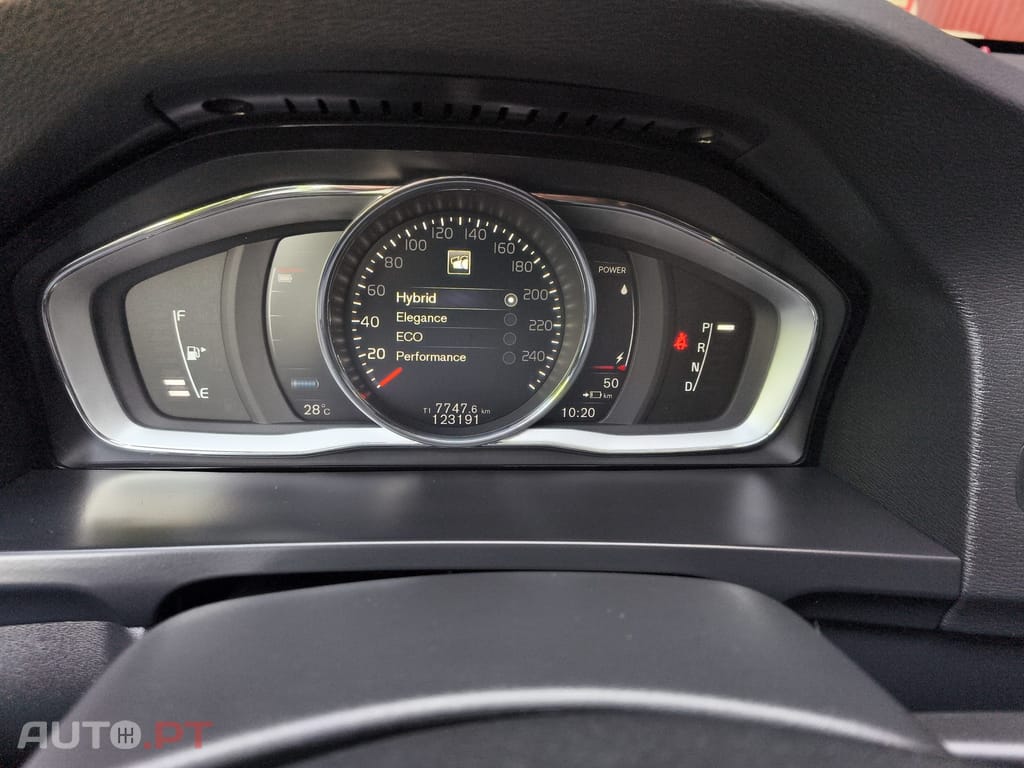 Volvo V60 2.4 D6 Twin Engine Hibrido Plug-In
