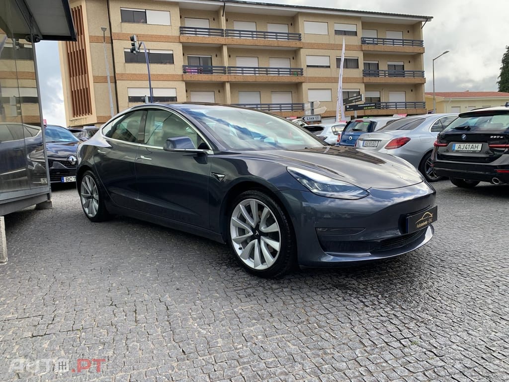 Tesla Model 3 Long-Range Dual Motor AWD