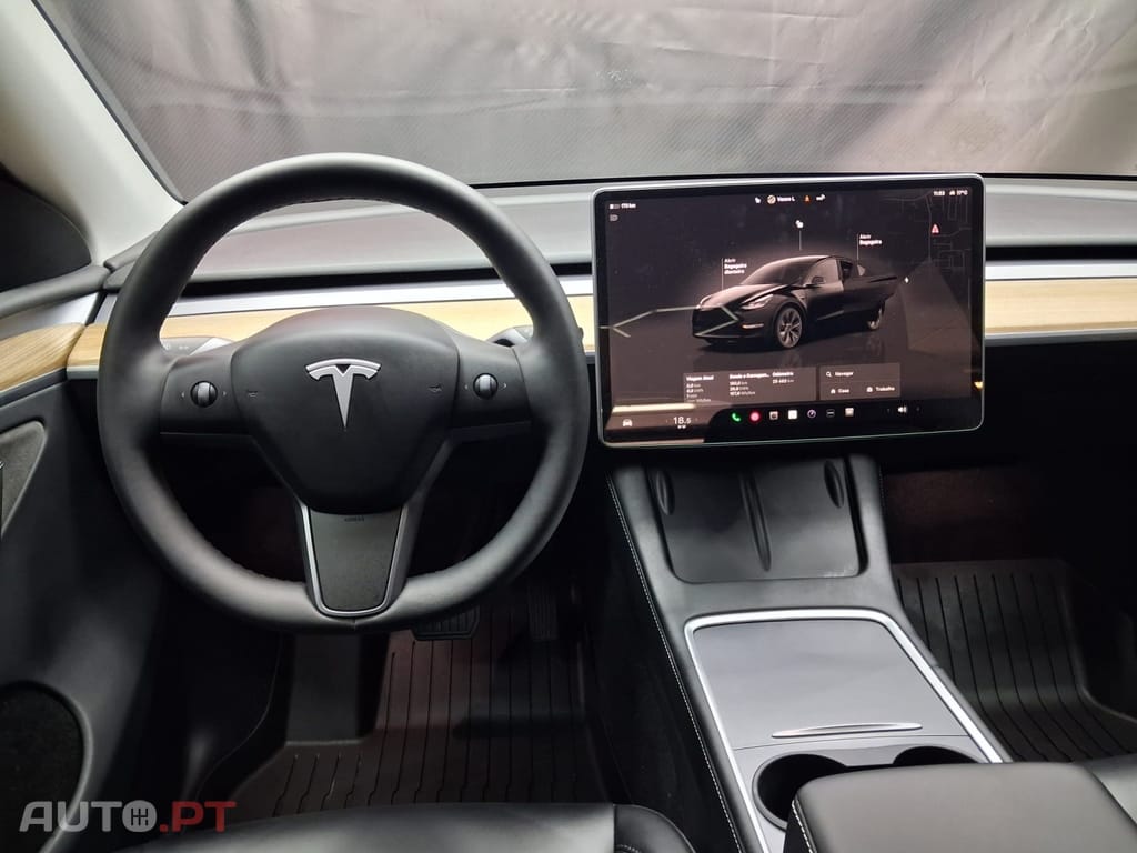 Tesla Model Y Long-Range RWD