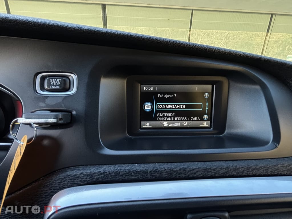 Volvo V40 1.6 D2 Momentum — fotografia 17