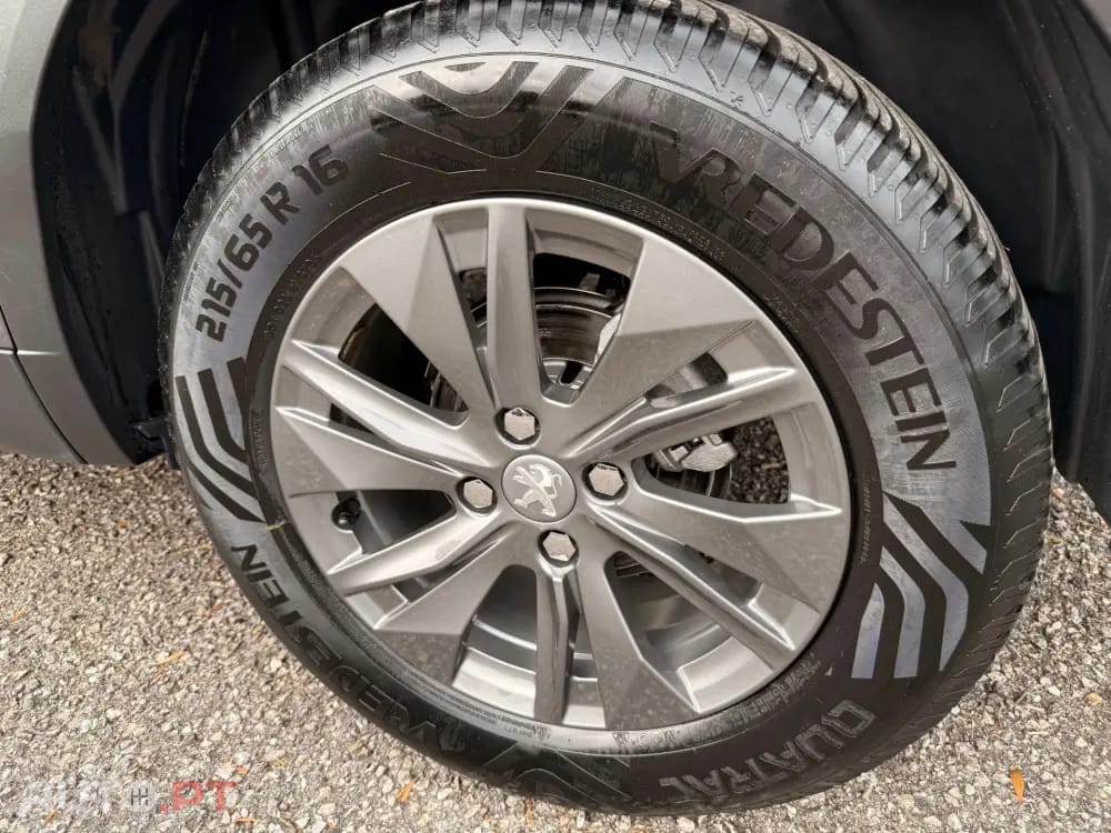 Peugeot 2008 1.2 PureTech Active Pack — fotografia 26