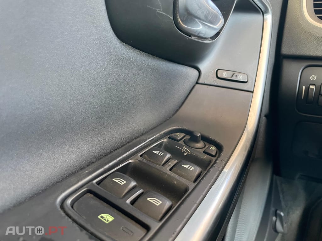 Volvo V60 2.0 D3 R-Design Start/Stop