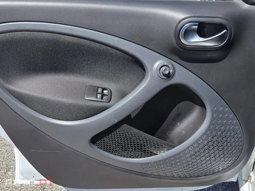 Smart ForFour EQ pulse