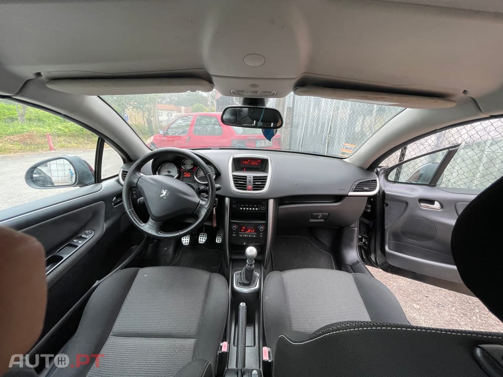 Peugeot 207 CC 2000