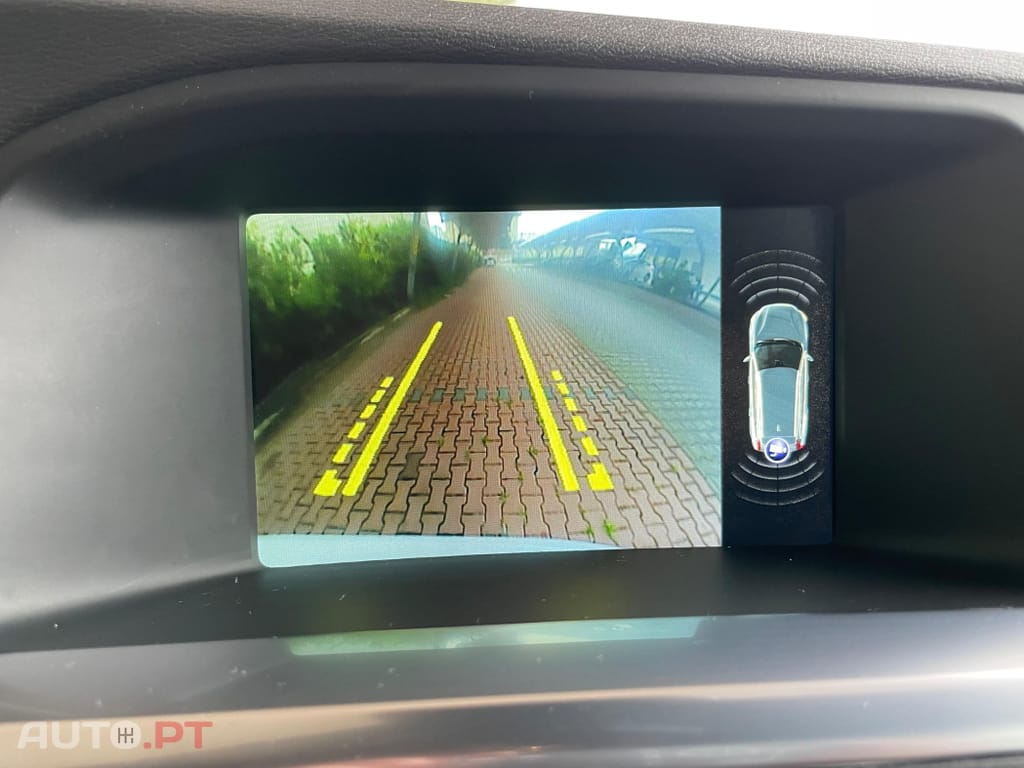 Volvo V60 2.4 D6 R-Design Momentum AWD Phev