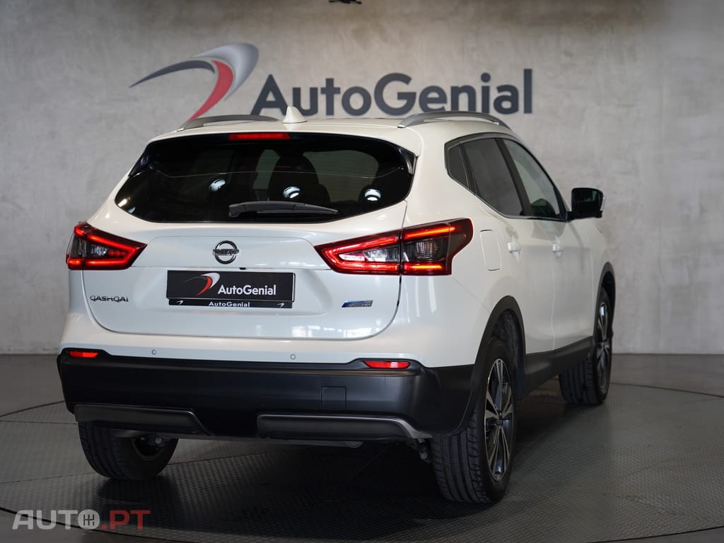 Nissan Qashqai 1.3 DIG-T N-Connecta J18
