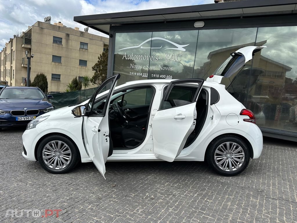 Peugeot 208 1.2 PureTech Signature