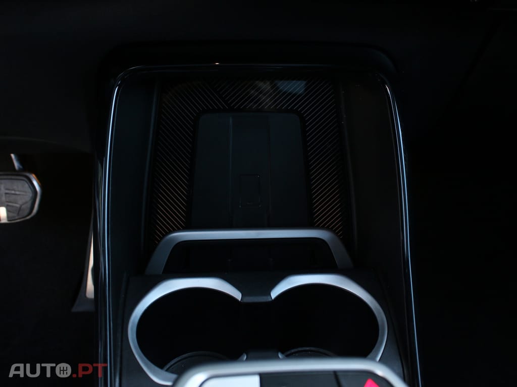 BMW iX1 xDrive30 Pack Desportivo M