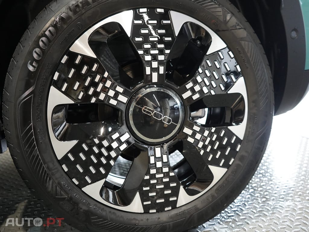 Fiat 600e 54 kWh La Prima