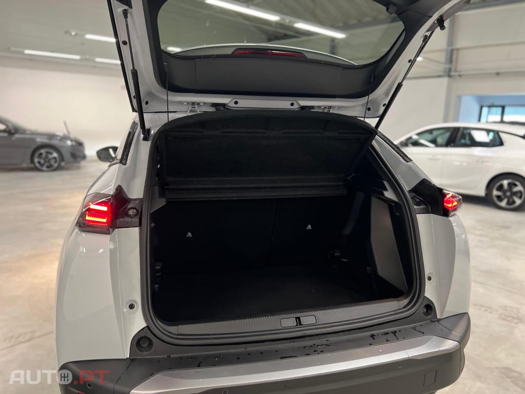 Peugeot 2008 1.2 Hybrid Allure e-DCS6