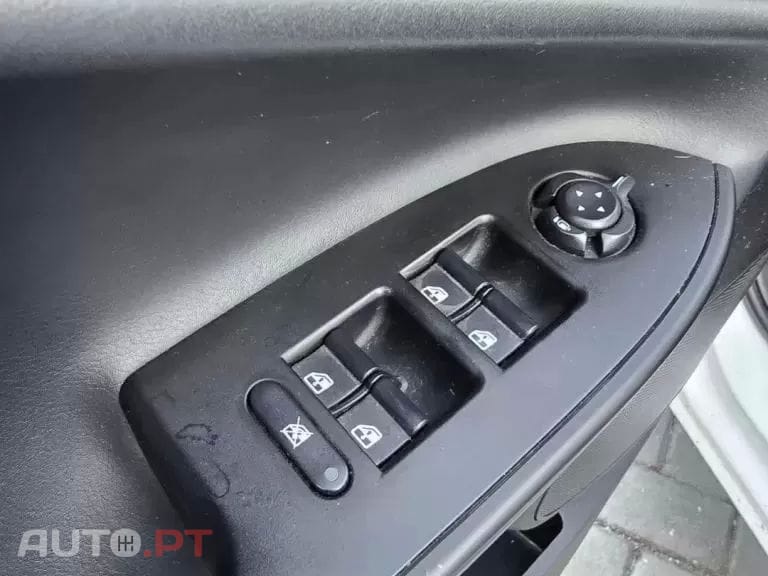 Alfa Romeo Giulietta 1.6 JTDM Sport — fotografia 28