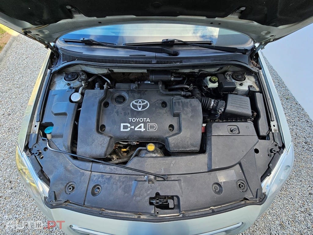 Toyota Avensis 2.0 D-4D Sol
