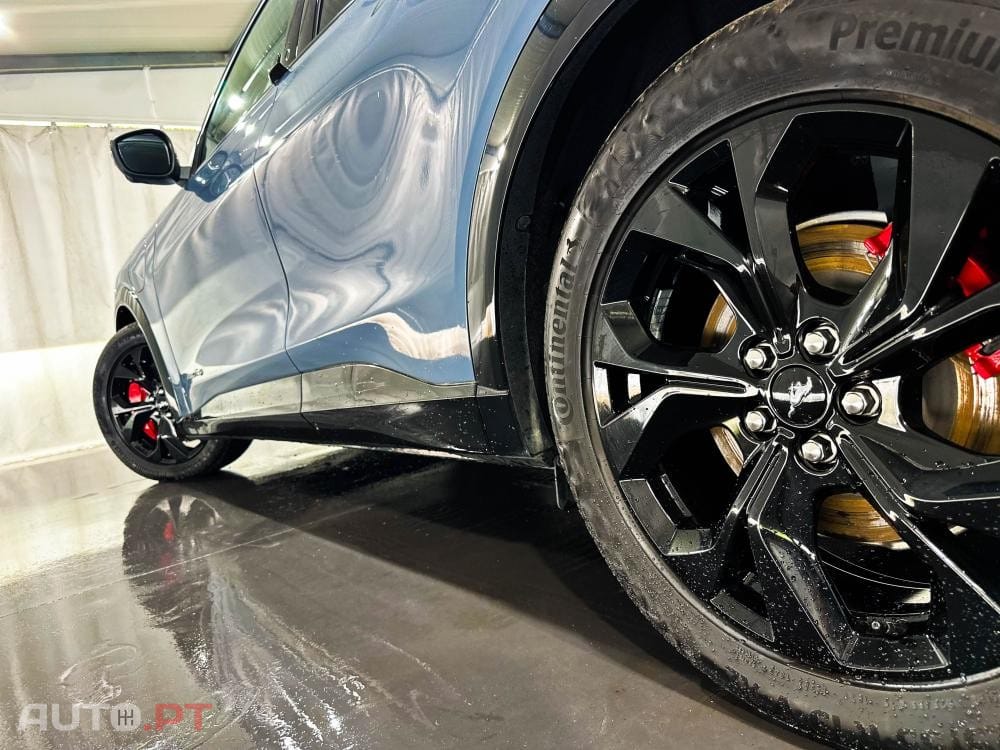 Ford Mustang Mach-E AWD PREMIUM