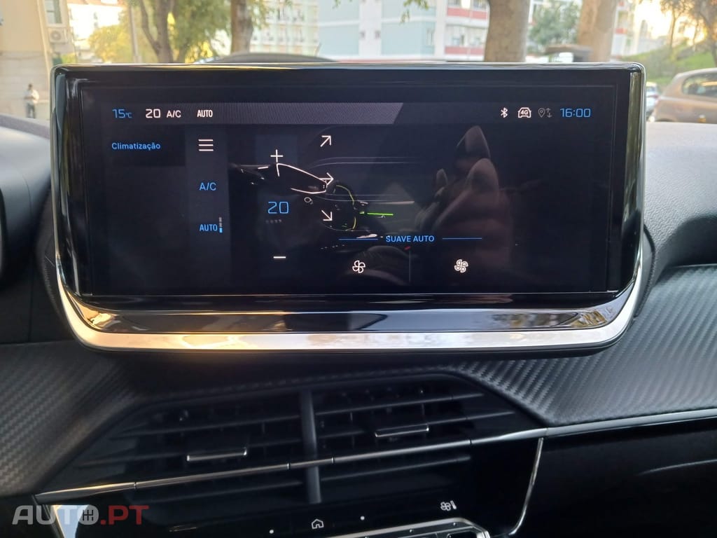 Peugeot 208 1.2 Hybrid Allure e-DCS6