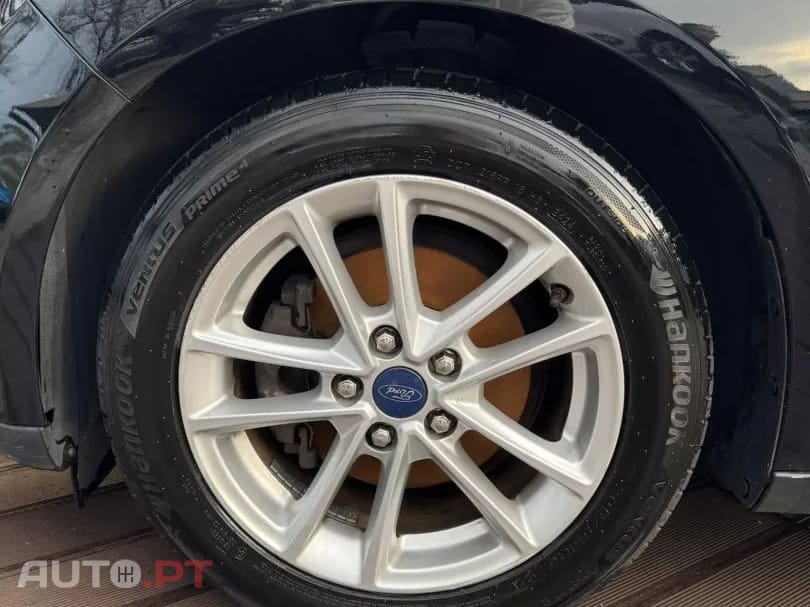 Ford Focus SW 1.0 EcoBoost TITANIUM — fotografia 11