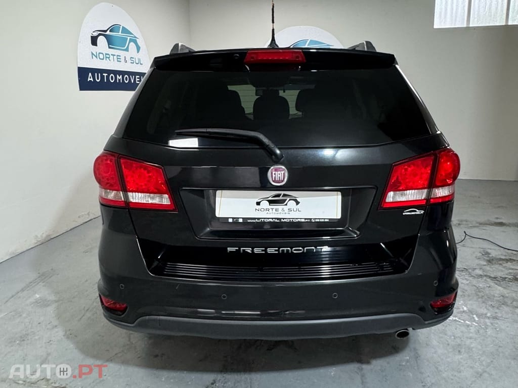 Fiat Freemont black 7 lugares