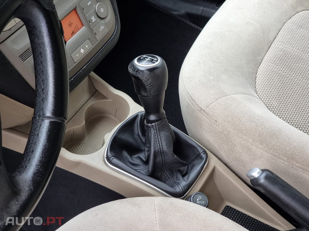 Fiat Linea 1.3 M-Jet Emotion Dualogic