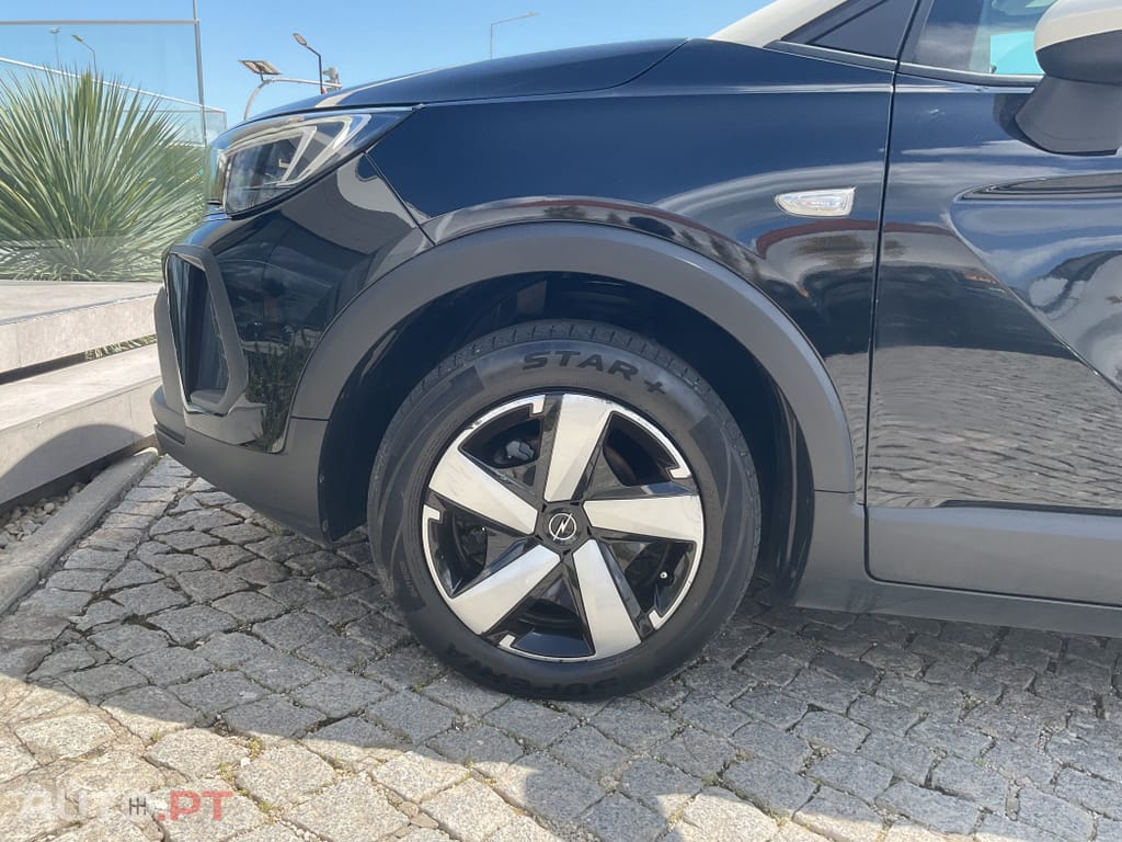 Opel Crossland X 1.2 Business Edition