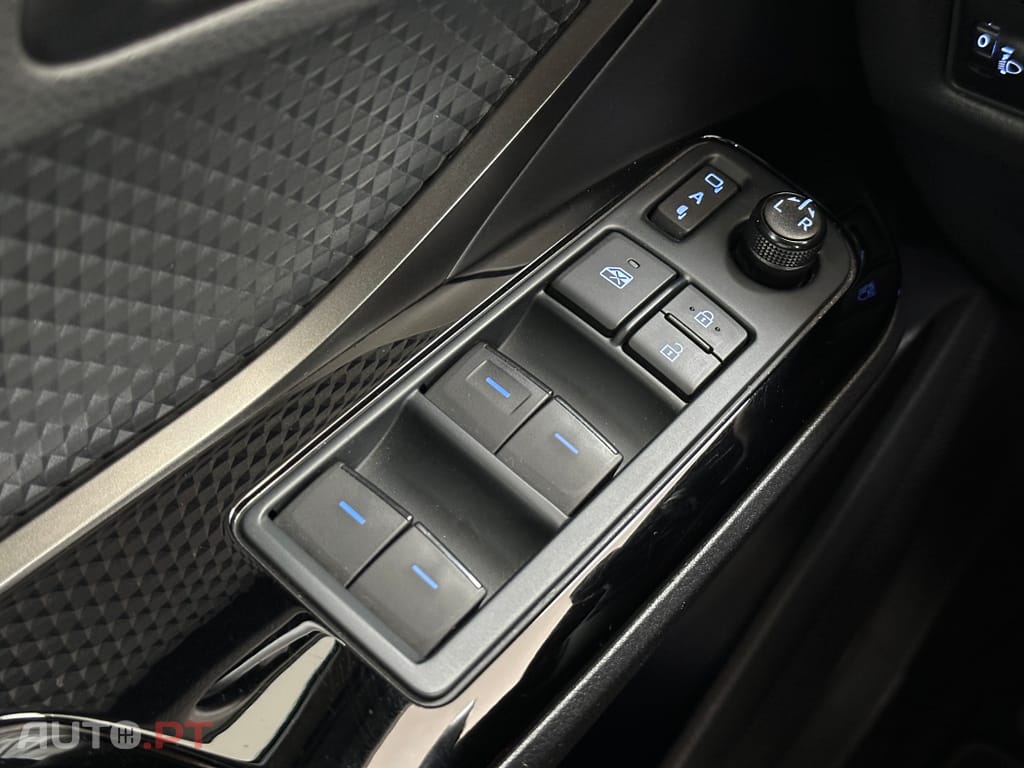 Toyota C-HR 2.0 Hybrid Square Collection