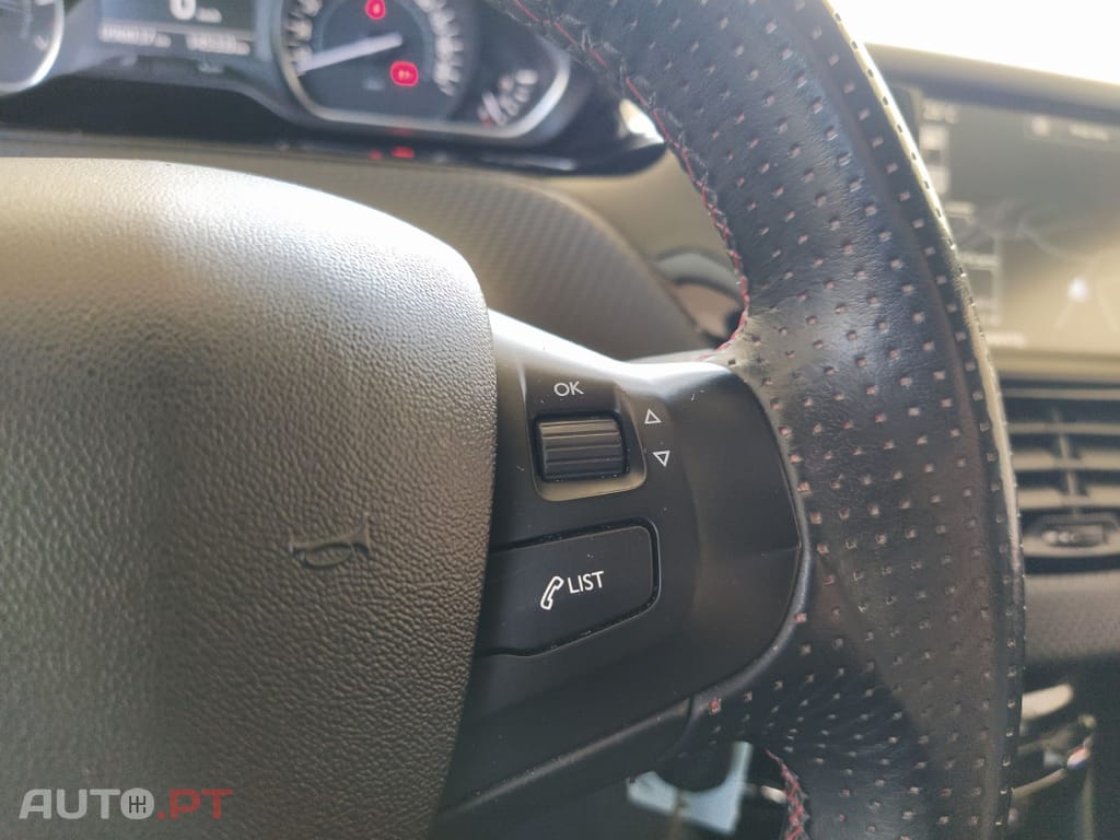 Peugeot 208 Puretech Turbo GT line