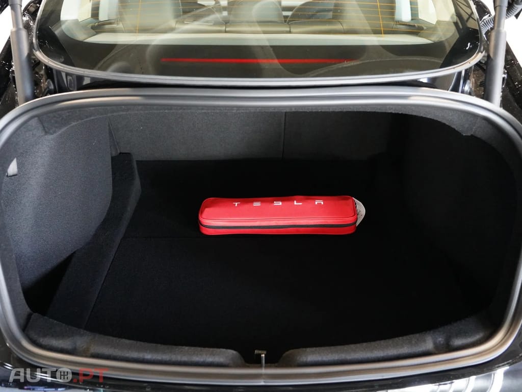 Tesla Model 3 Tração Traseira