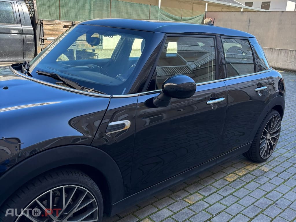 MINI Cooper F55