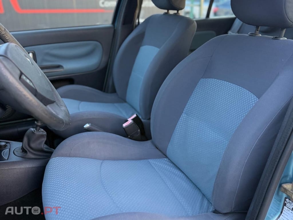 Renault Clio 1.2 16V Confort