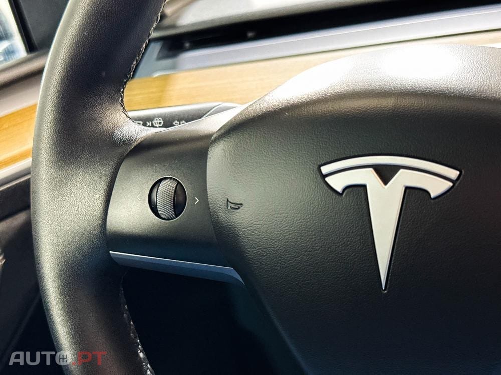 Tesla Model Y Long Range Dual Motor AWD