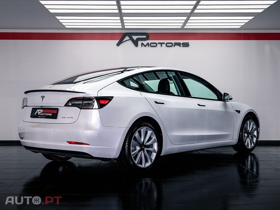 Tesla Model 3 Standard Range Plus RWD