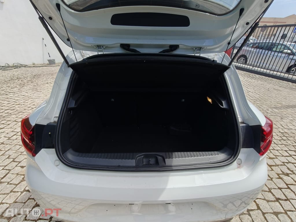 Renault Clio Renault Clio 1.0 TCe Intens Bi-Fuel