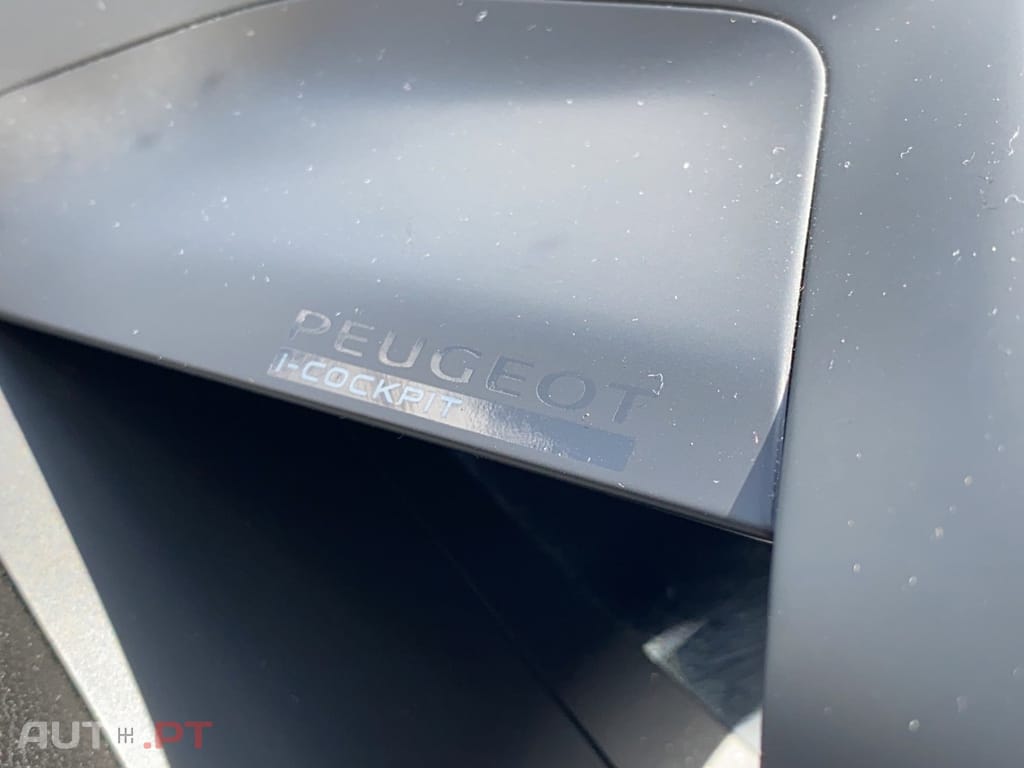 Peugeot 2008 PureTech 130 EAT8 GT