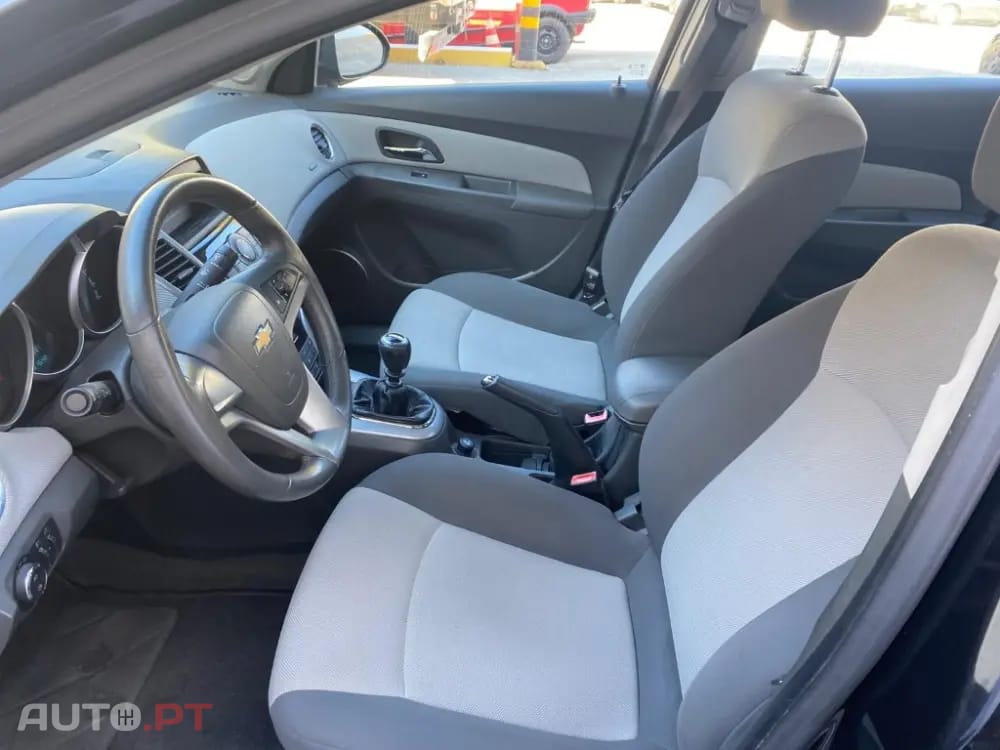 Chevrolet Cruze 1.6 LS