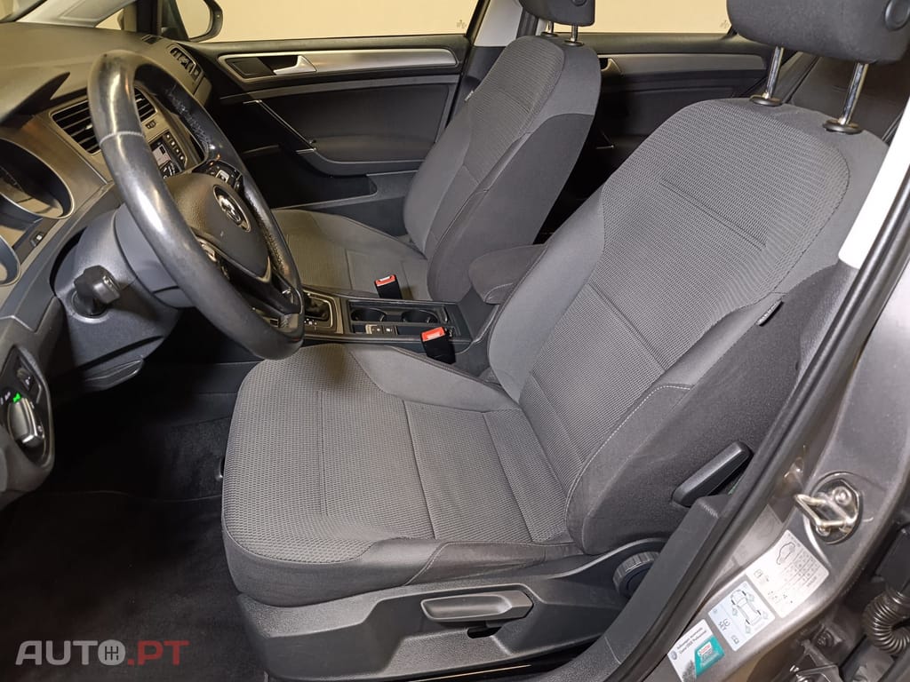 Volkswagen Golf 1.6 Tdi Confortline DSG