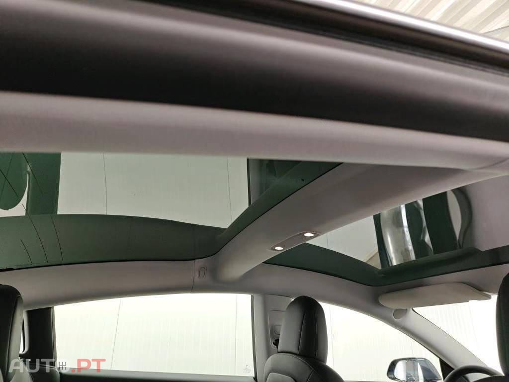 Tesla Model 3 Long-Range AWD