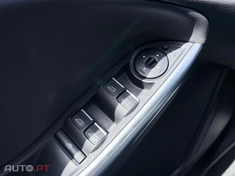 Ford Focus 2.0 EcoBoost ST c/ Pack Pele Desportiva
