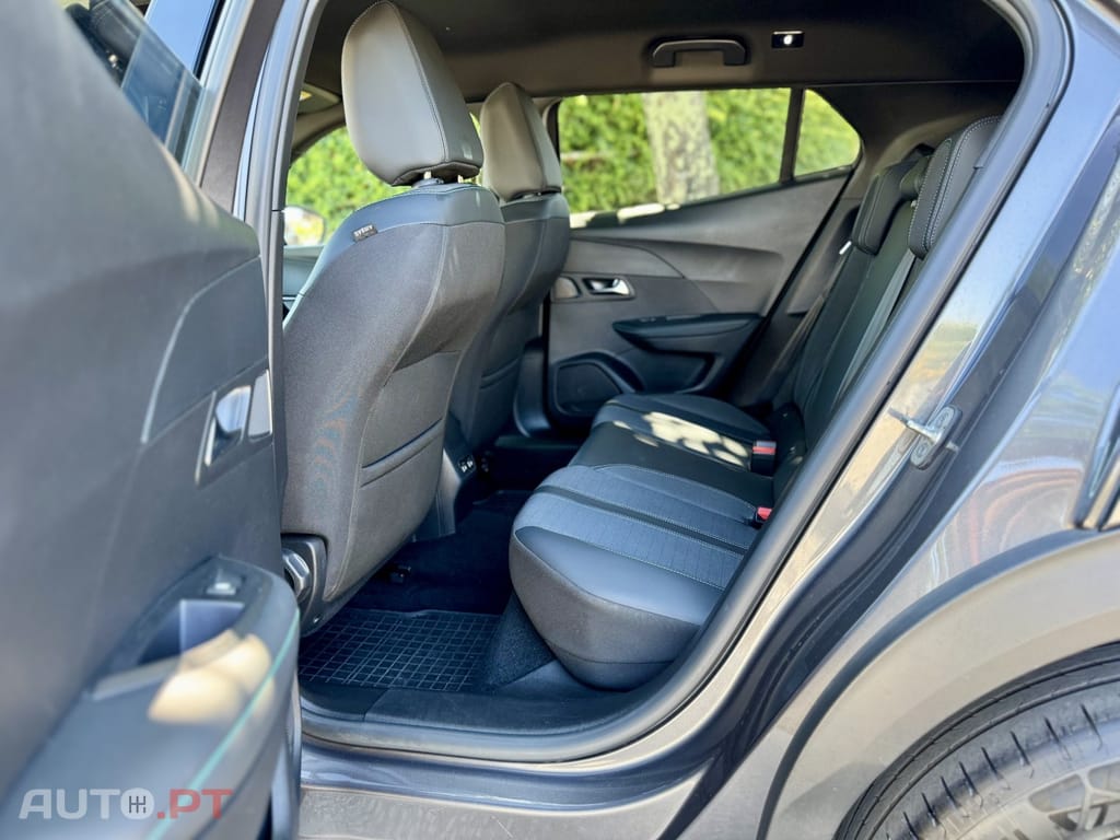 Peugeot 2008 PureTech 100 Allure
